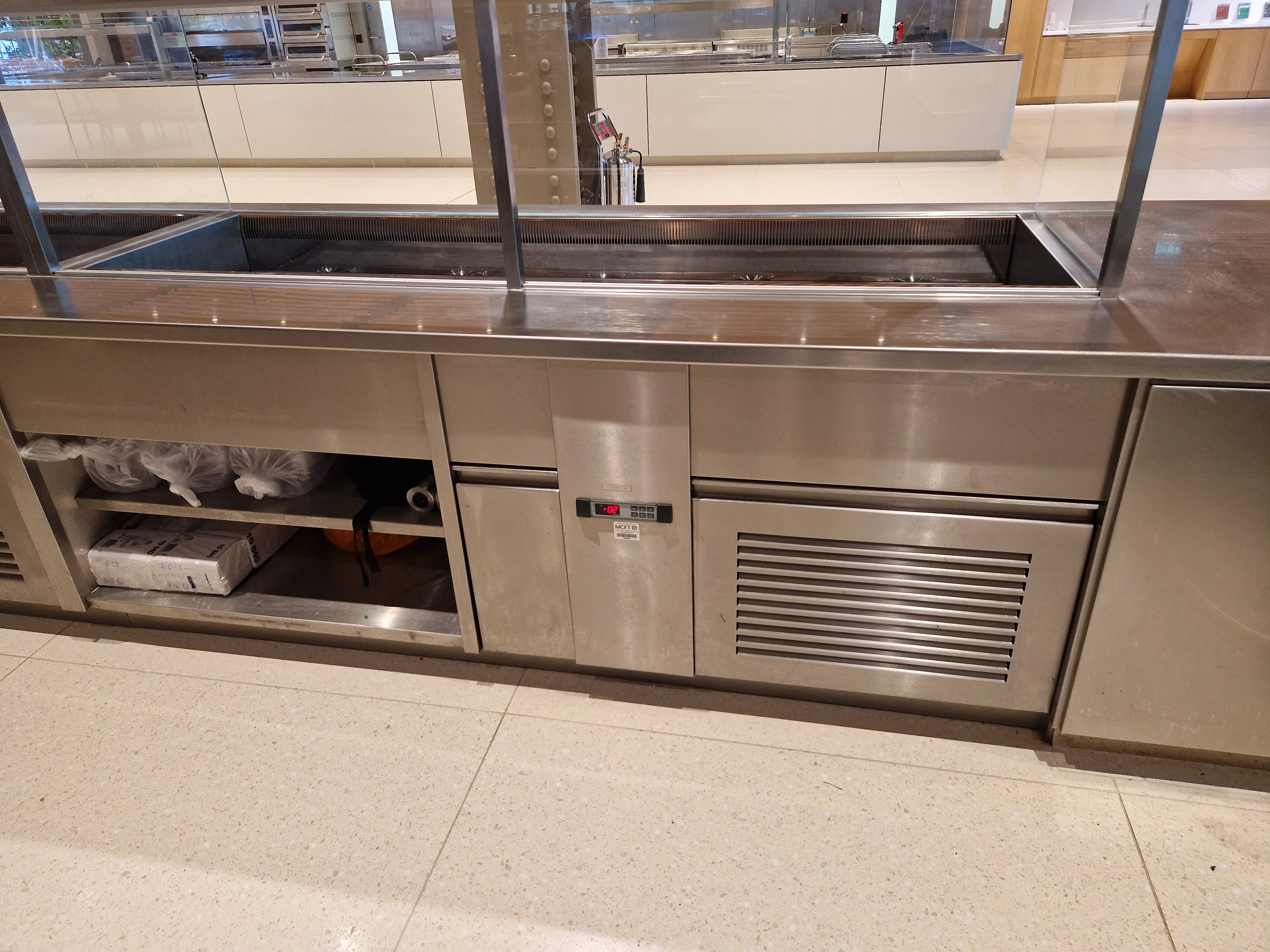 Commercial fridge repair